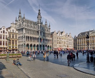 Bruxelles   |   2  /  3    |